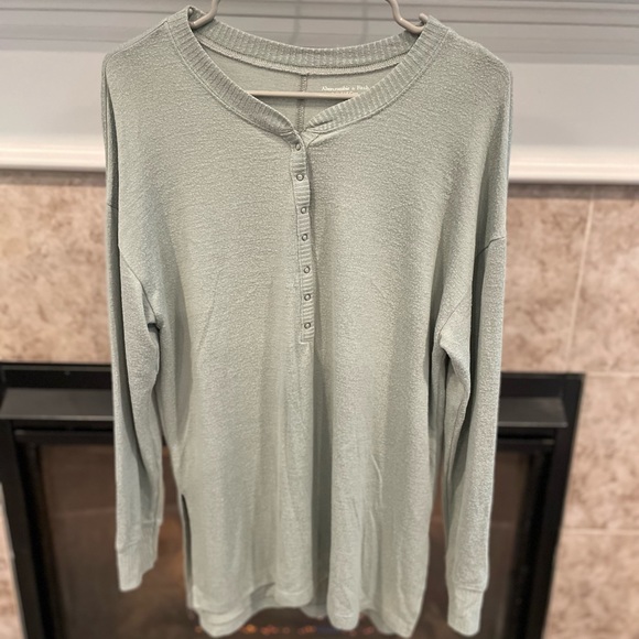 Abercrombie & Fitch Soft and Cozy Henley - Picture 1 of 3